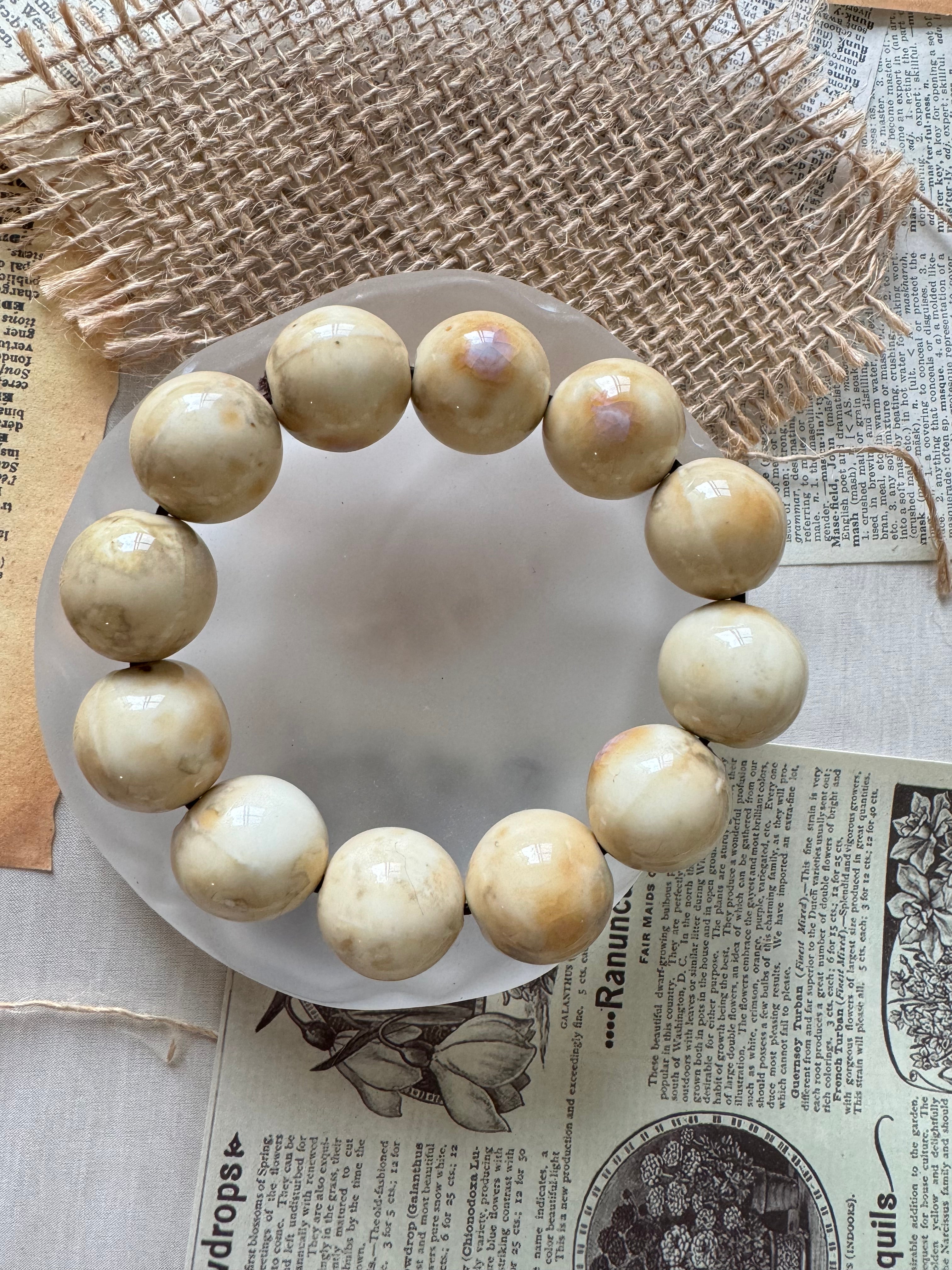 Ceramic bead bracelet, cream-colored